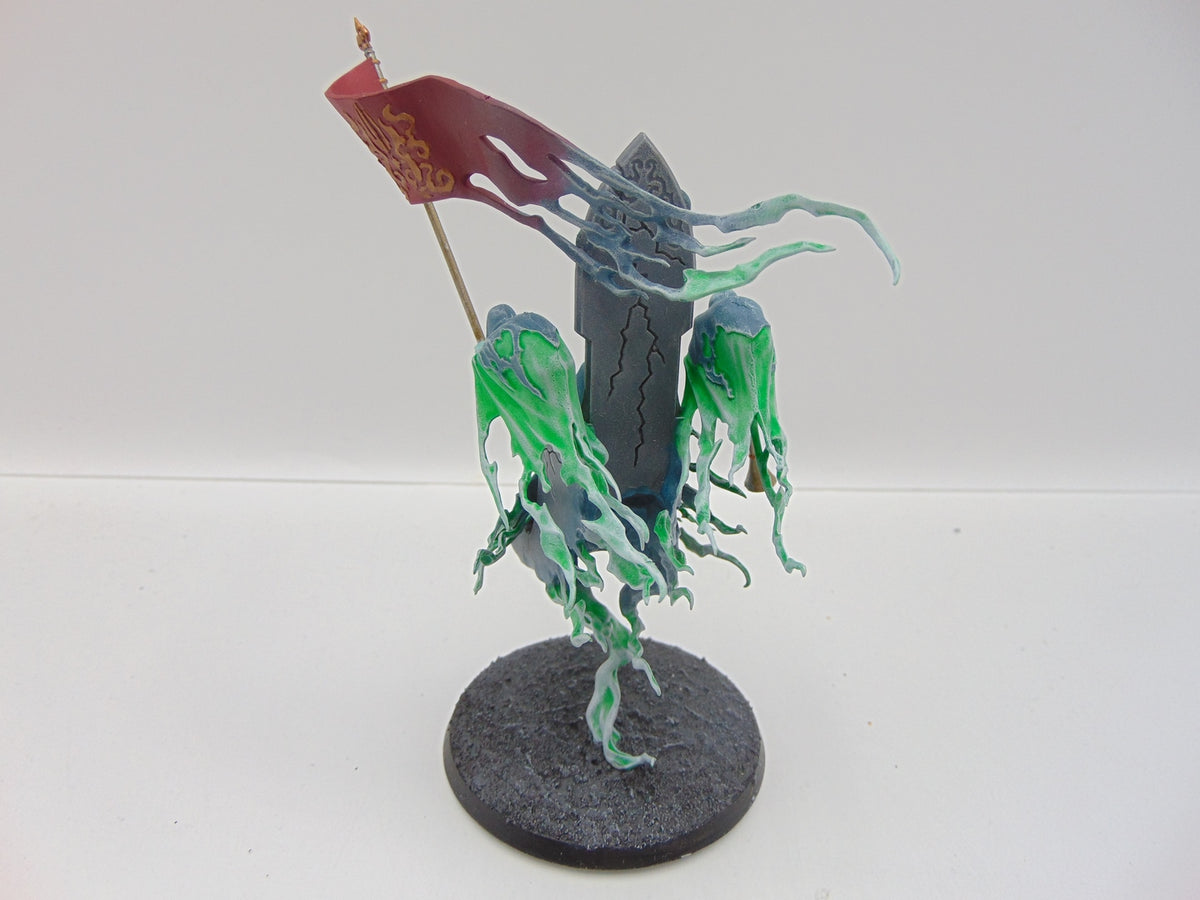 Finished a Nightaunt model, the craven king. What you think, any advice is appreciated Finished a Nightaunt model, the craven king. What you think, any advice is appreciated