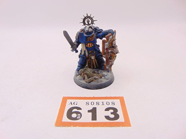 Primaris Captain with Relic Shield