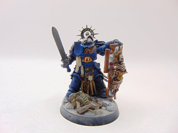 Primaris Captain with Relic Shield