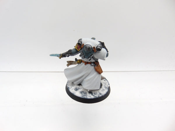Primaris Librarian in Phobos Armour