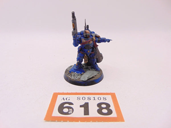 Primaris Captain in Phobos Armour