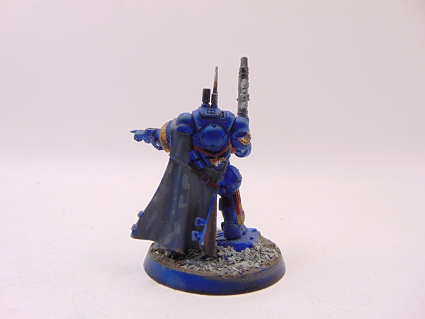 Primaris Captain in Phobos Armour