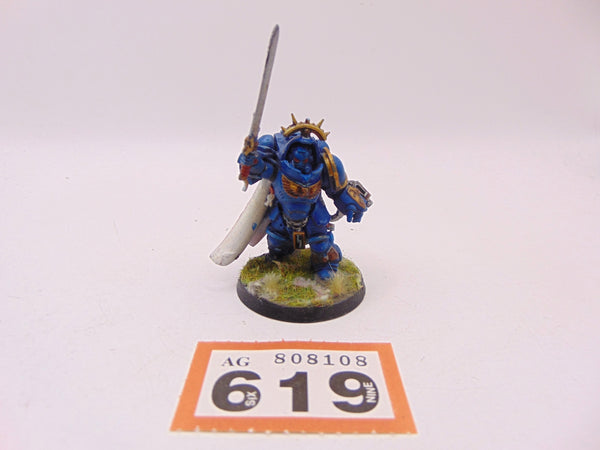 Primaris Captain in Gravis Armour