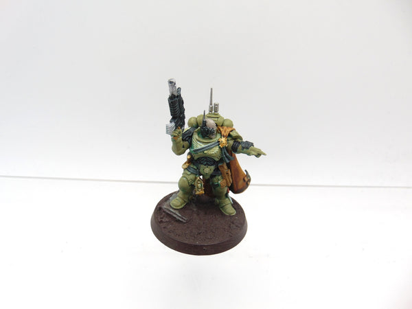 Primaris Captain in Phobos Armour