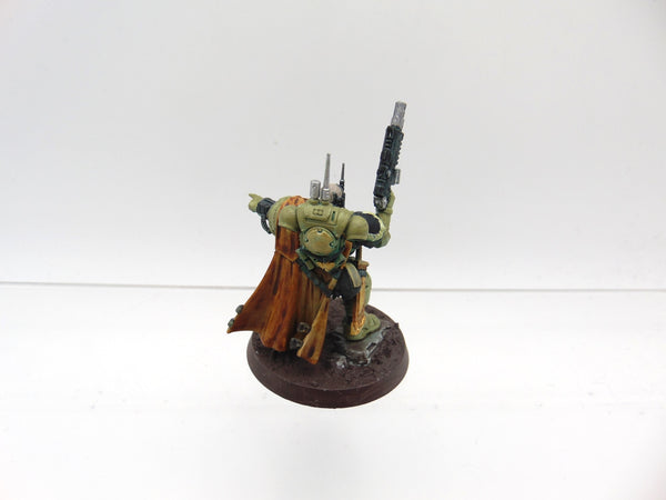 Primaris Captain in Phobos Armour