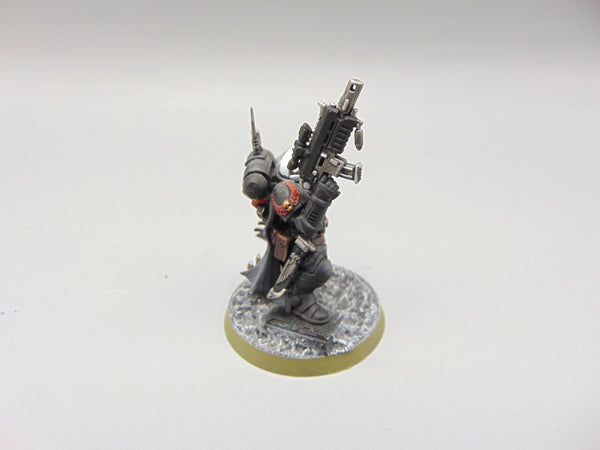 Primaris Captain in Phobos Armour