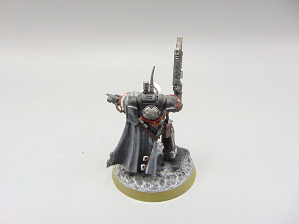 Primaris Captain in Phobos Armour