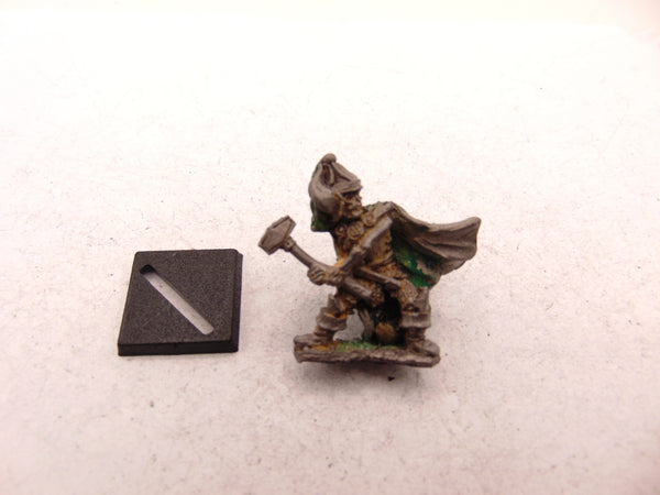 C17 Skeleton 2-handed Hammer & Cloak