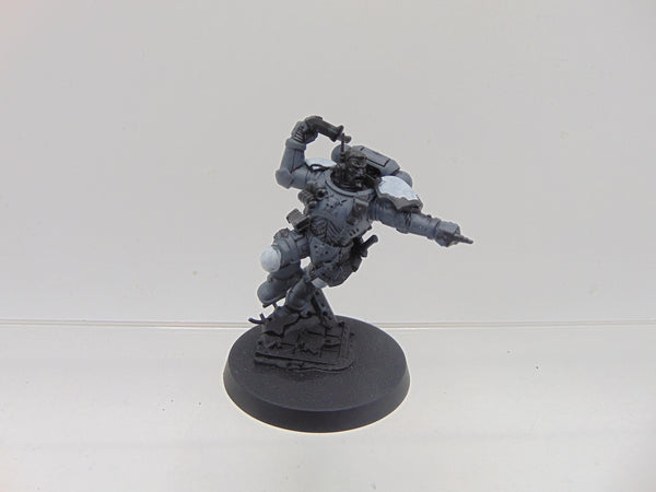 Primaris Lieutenant in Reiver Armour