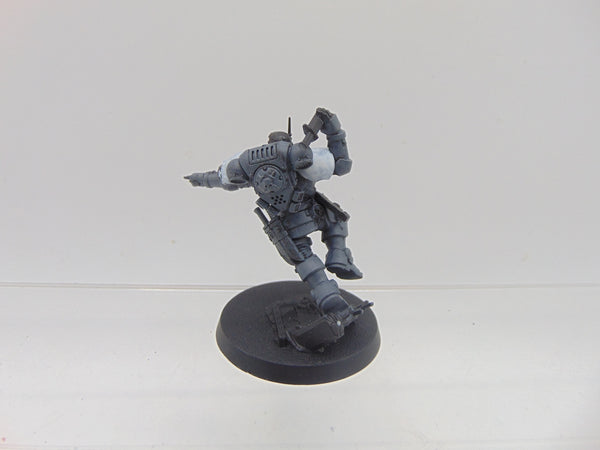 Primaris Lieutenant in Reiver Armour