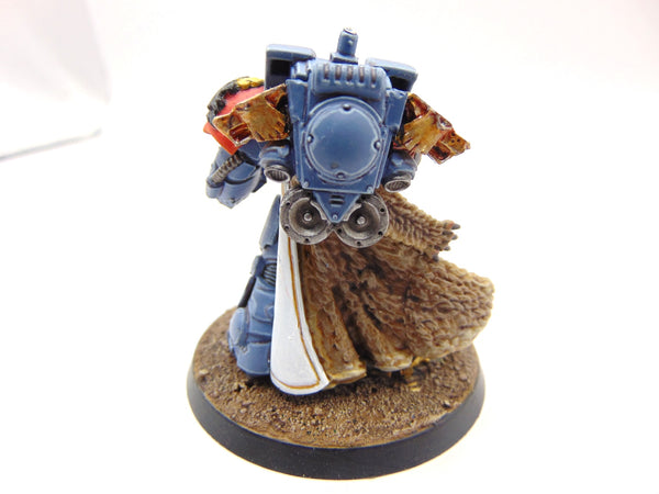 Primaris Captain in Gravis Armour Conversion