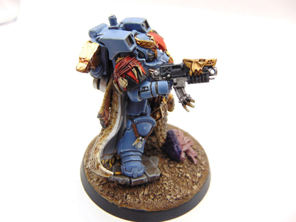 Primaris Captain in Gravis Armour Conversion