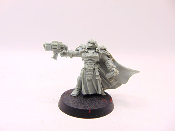 Ordo Malleus Inquisitor with Power Sword & Bolt Pistol