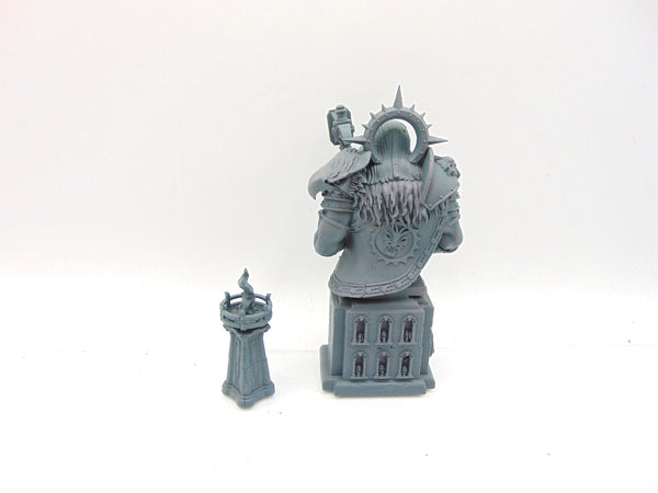 Timeworn Ruins Statue