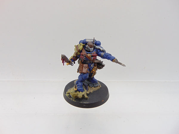 Primaris Lieutenant with Combi Weapon