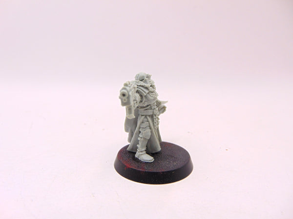 Ordo Malleus Inquisitor with Power Sword & Bolt Pistol