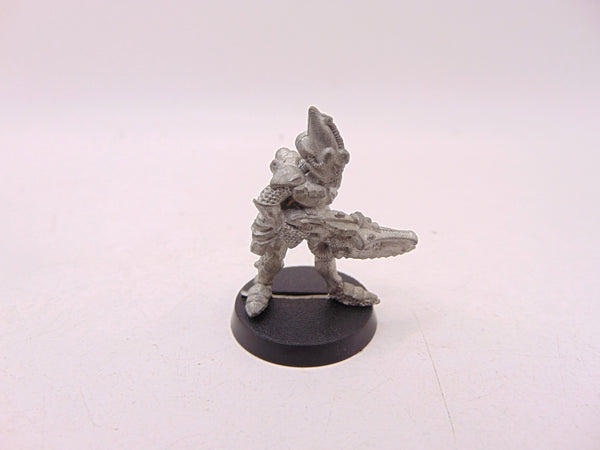 Space Elf Standard Bearer Menhe Worldsong