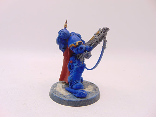 Primaris Captain in Gravis Armour