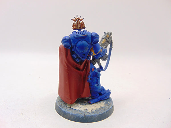 Primaris Captain in Gravis Armour