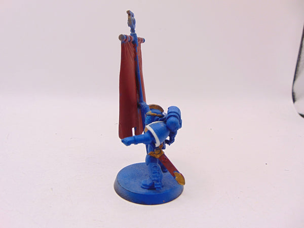 Ultramarines Standard Bearer