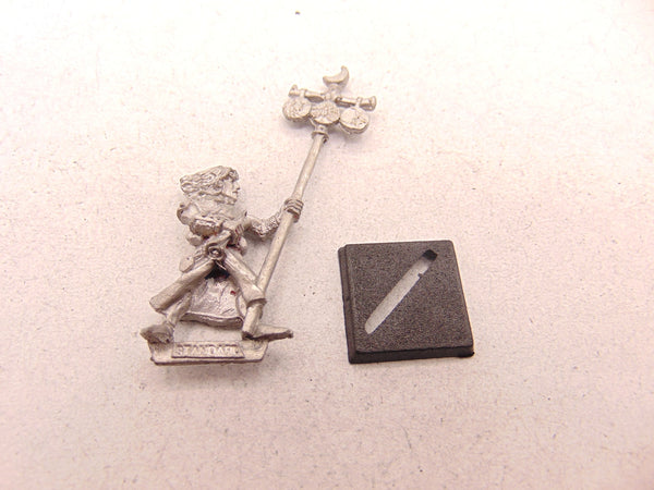 Wood Elf Moon Standard