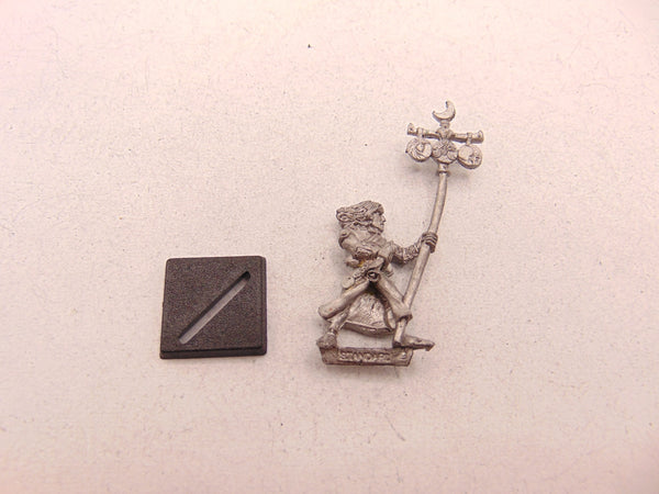 Wood Elf Moon Standard