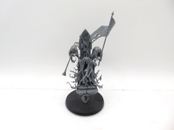 Kurdoss Valentian, The Craven King