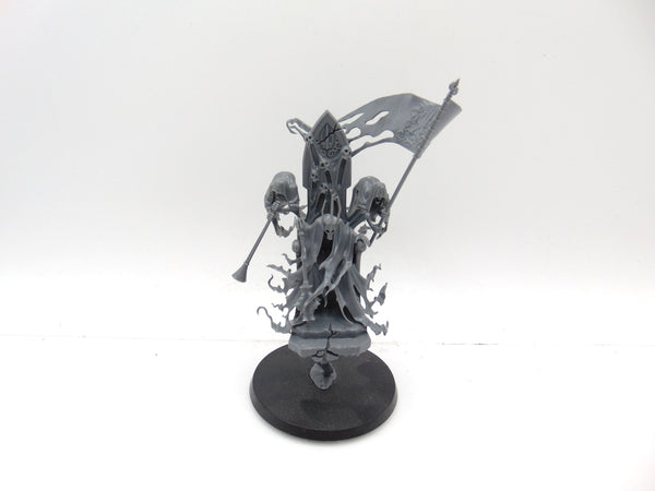 Kurdoss Valentian, The Craven King