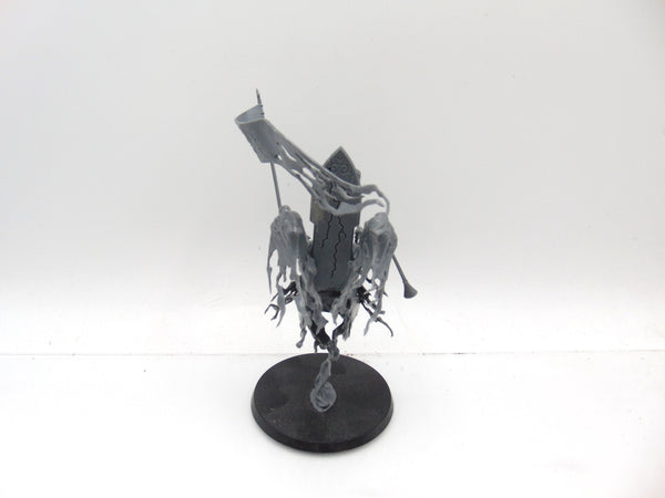Kurdoss Valentian, The Craven King