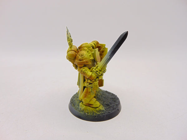 Primaris Captain with Relic Shield