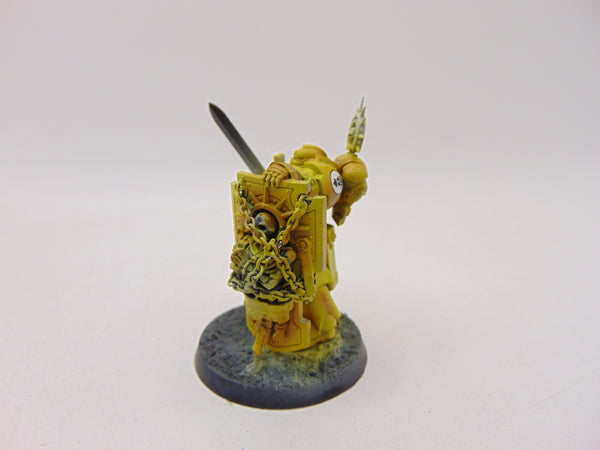 Primaris Captain with Relic Shield