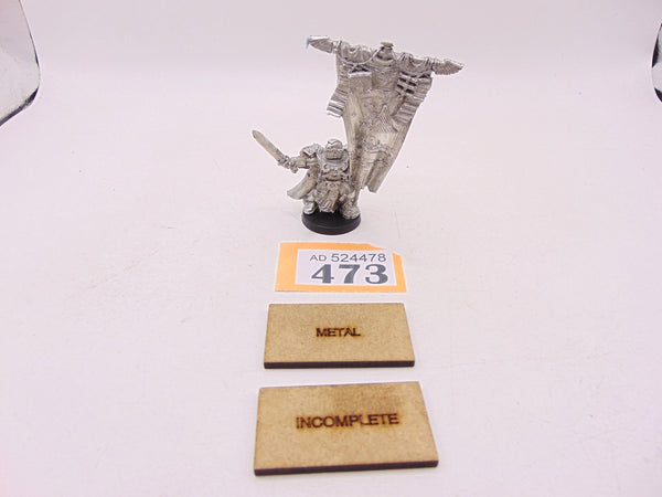 Blades of Ultramar Standard Bearer /  Chapter Ancient