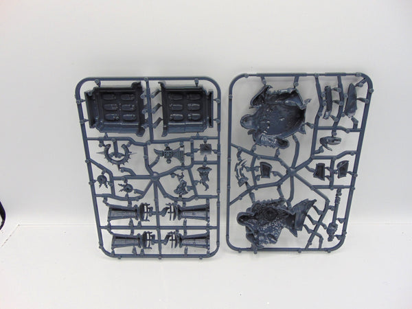 Timeworn Ruins Statues