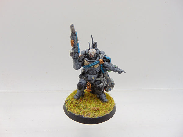 Primaris Captain in Phobos Armour