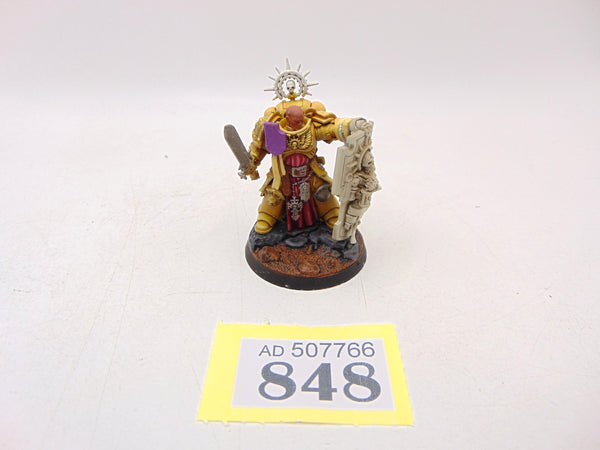 Primaris Captain with Relic Shield