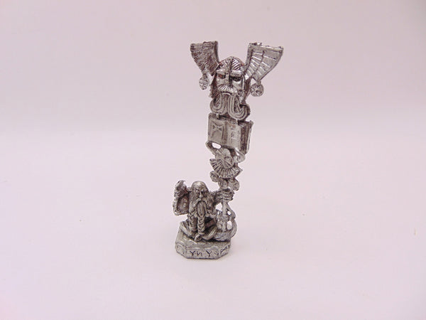 Dwarf Army Standard Bearer