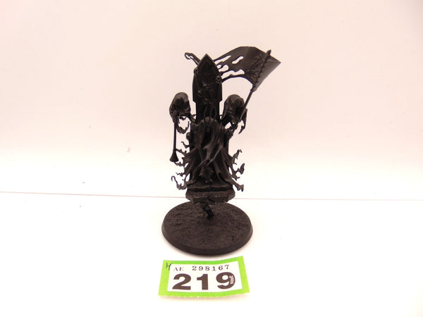 Kurdoss Valentian, The Craven King