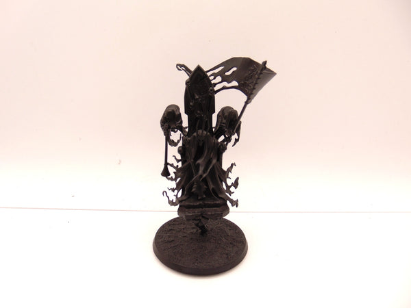 Kurdoss Valentian, The Craven King