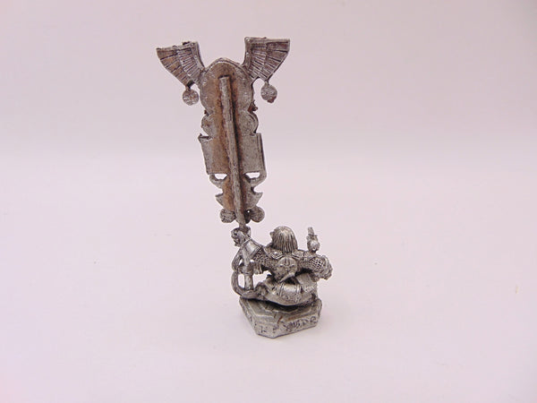 Dwarf Army Standard Bearer