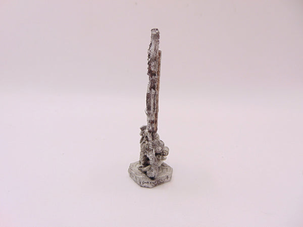 Dwarf Army Standard Bearer