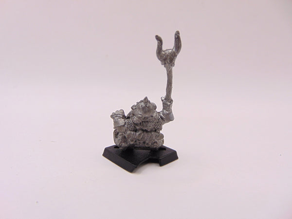 Dwarf Horn Standard and Horned Helm