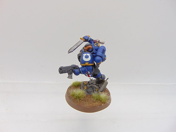 Primaris Lieutenant in Reiver Armour