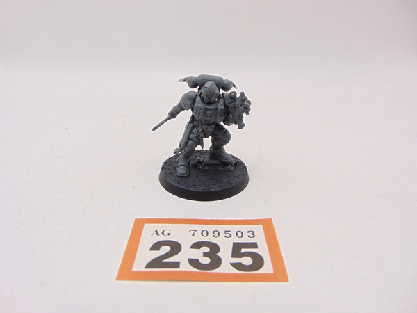 Primaris Lieutenant in Reiver Armour