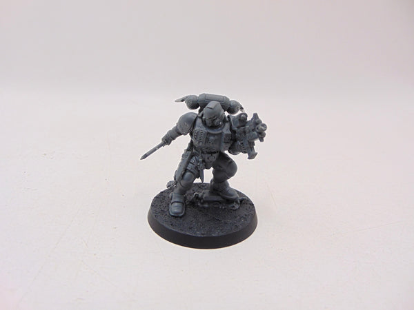 Primaris Lieutenant in Reiver Armour