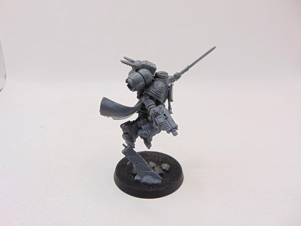 Primaris Captain with Jump Pack