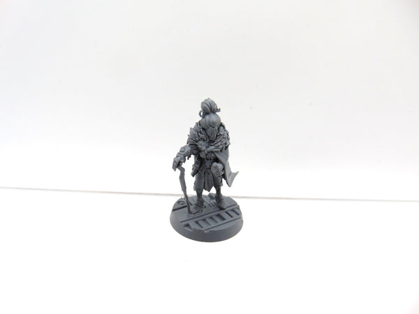 Lyssa Revenya, Mistress Verentia