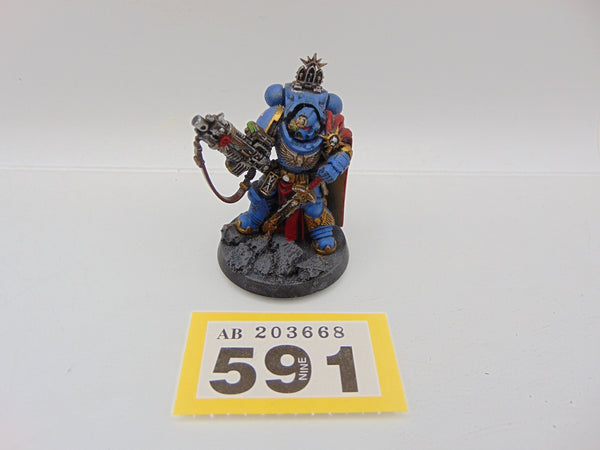 Primaris Captain in Gravis Armour