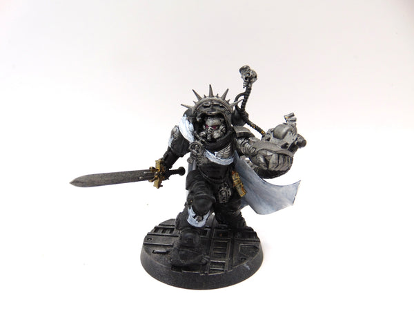 Primaris Captain in Gravis Armour