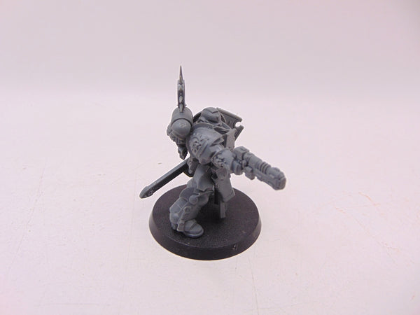 Primaris Lieutenant with Storm Shield