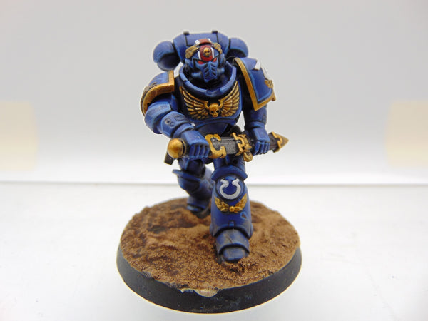 Primaris Lieutenant Calsius